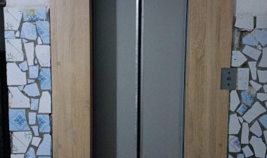 Renovarea cabinelor continuă