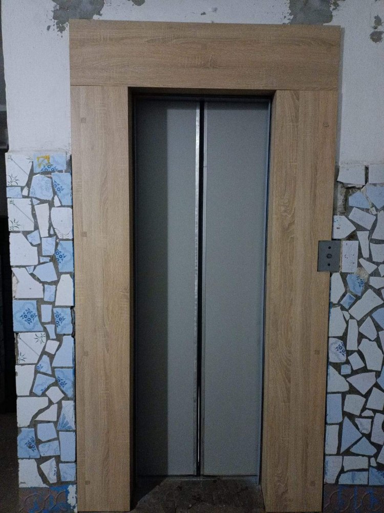 Renovarea cabinelor continuă