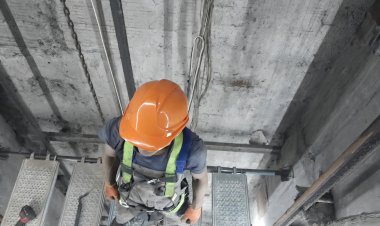 Reparația cabinelor ascensoarelor din blocurile de locuit