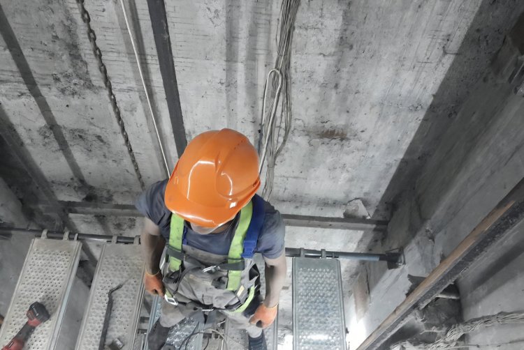 Reparația cabinelor ascensoarelor din blocurile de locuit